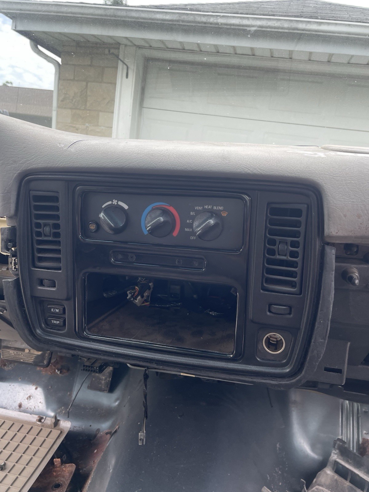 1994 - 1996 Impala SS Caprice Lower Dash Radio Bezel Trim Center Location