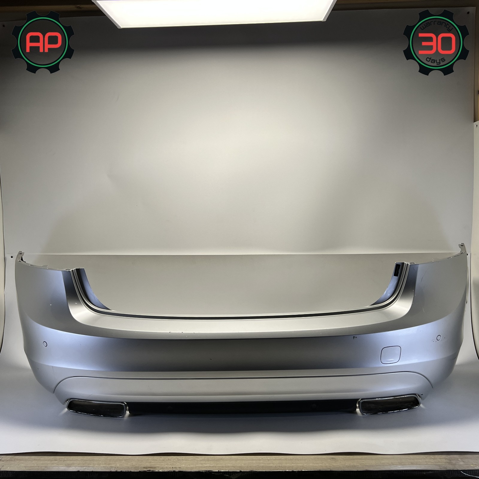 14-18 VOLVO S60 REAR BUMPER ASSEMBLY W/ EXHAUST TIPS SILVER 711 OEM 14-18 VOLVO S60 REAR BUMPER ASSEMBLY W/ EXHAUST TIPS SILVER 711 OEM