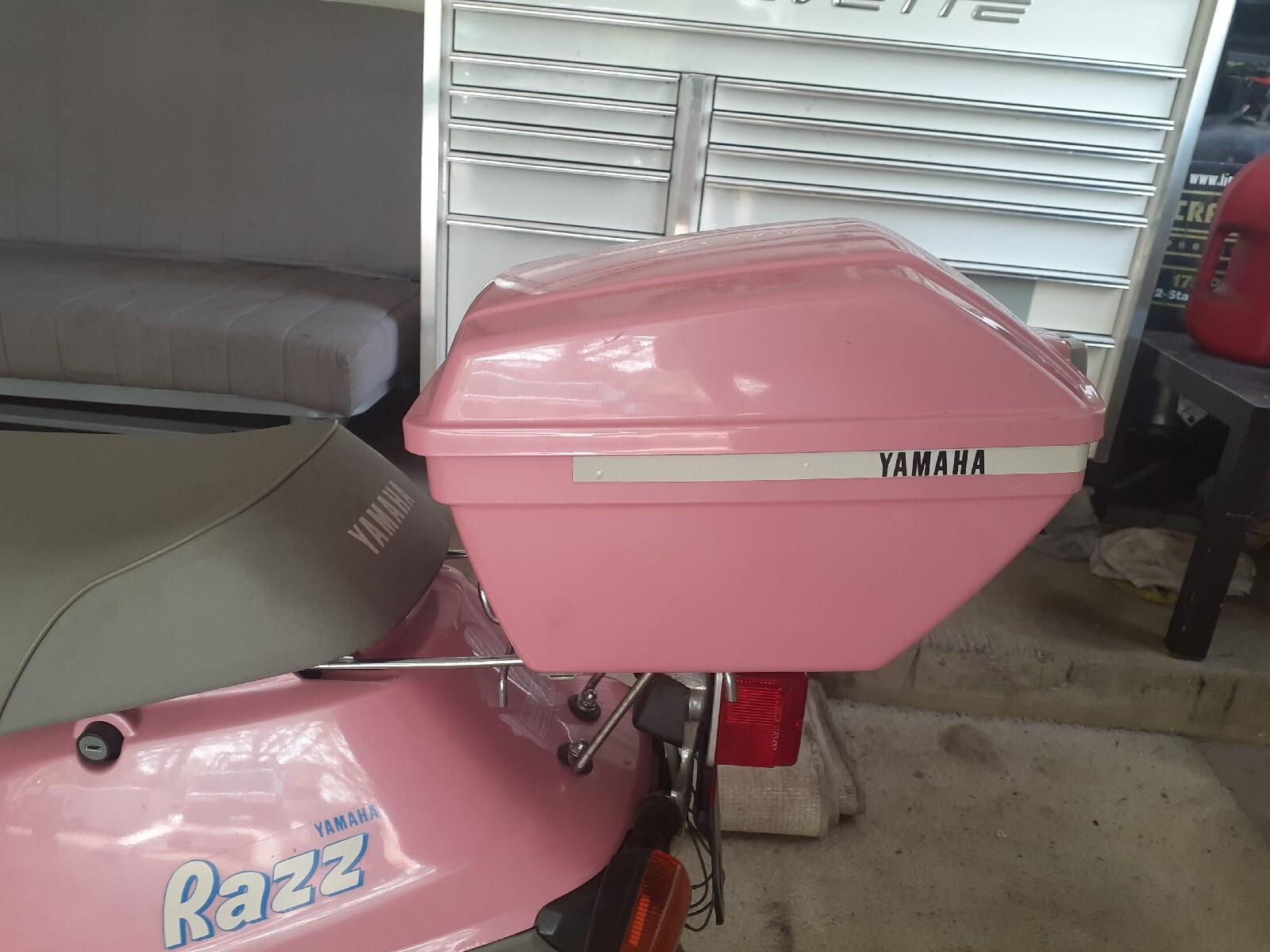 Rare 1987 Yamaha Razz Pink Accessory Trunk Rare 1987 Yamaha Razz Pink Accessory Trunk