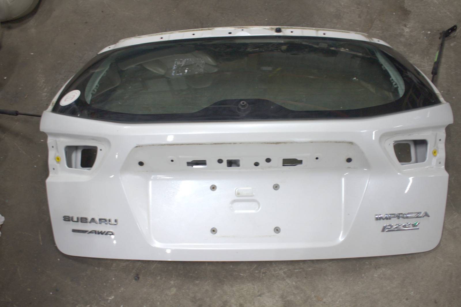 2017-2021 SUBARU IMPREZA WAGON REAR TAIL GATE TRUNK HATCH WHITE OEM 60809FL00A9P