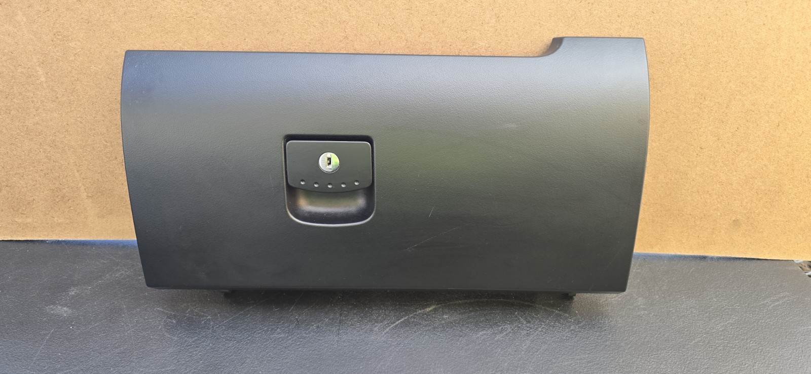 1998-2008 Volkswagen Beetle Convertible only Glove Box unlock Door Gray OEM 1998-2008 Volkswagen Beetle Convertible only Glove Box unlock Door Gray OEM