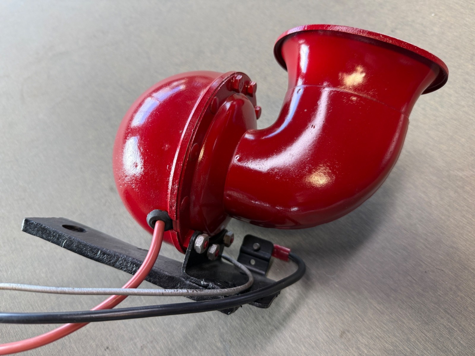 Vintage Truck JuBilee Bull Horn w-pull lever, 6V, WORKS LOUD Vintage Truck JuBilee Bull Horn w-pull lever, 6V, WORKS LOUD