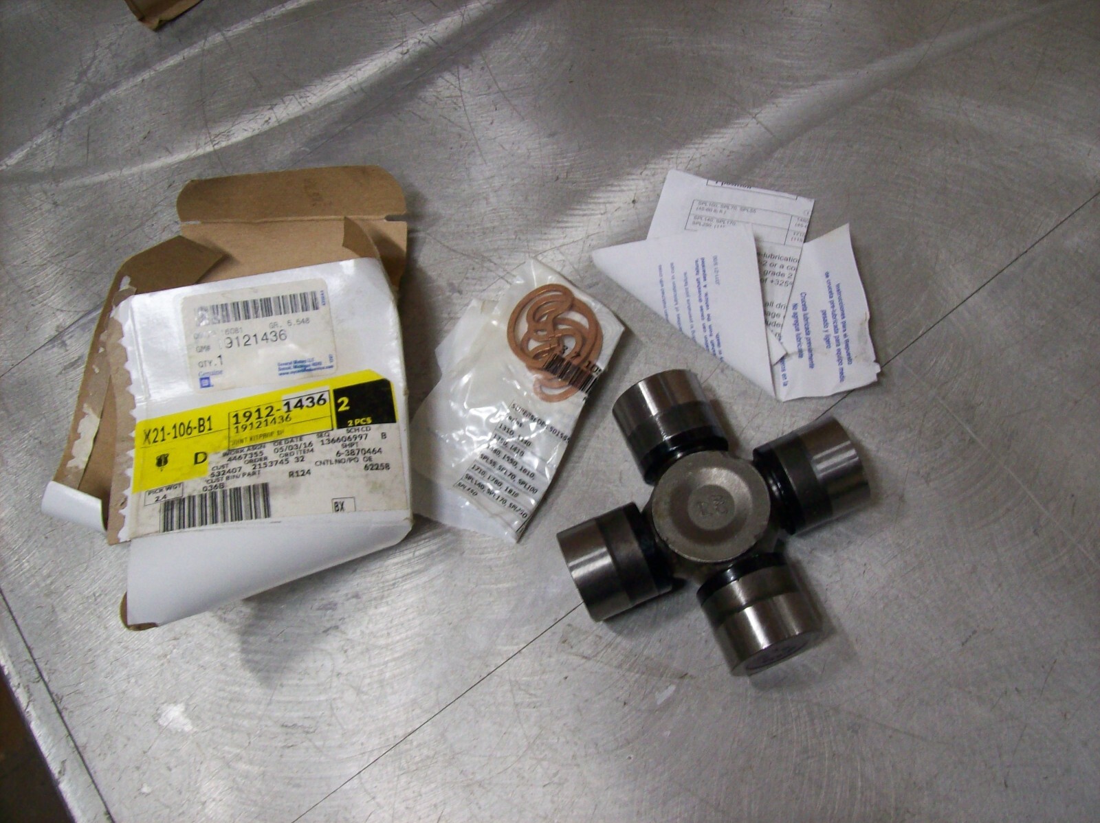 #I) GM General Motors Genuine OEM NOS U Joint Universal Joint 19121436 #I) GM General Motors Genuine OEM NOS U Joint Universal Joint 19121436