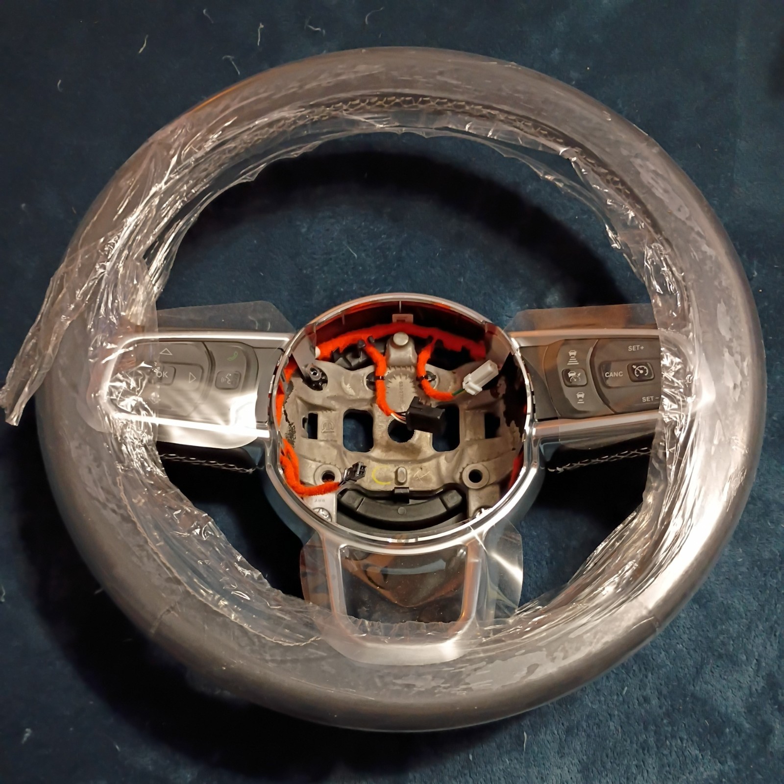 18-26 Jeep Wrangler JL/ Gladiator JT SAHARA white Stitch Steering Wheel OEM