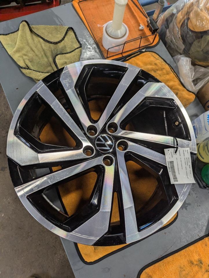 Wheel 20x8 5 V Spoke Machined Face Fits 20-23 ATLAS CROSS SPORT 824462