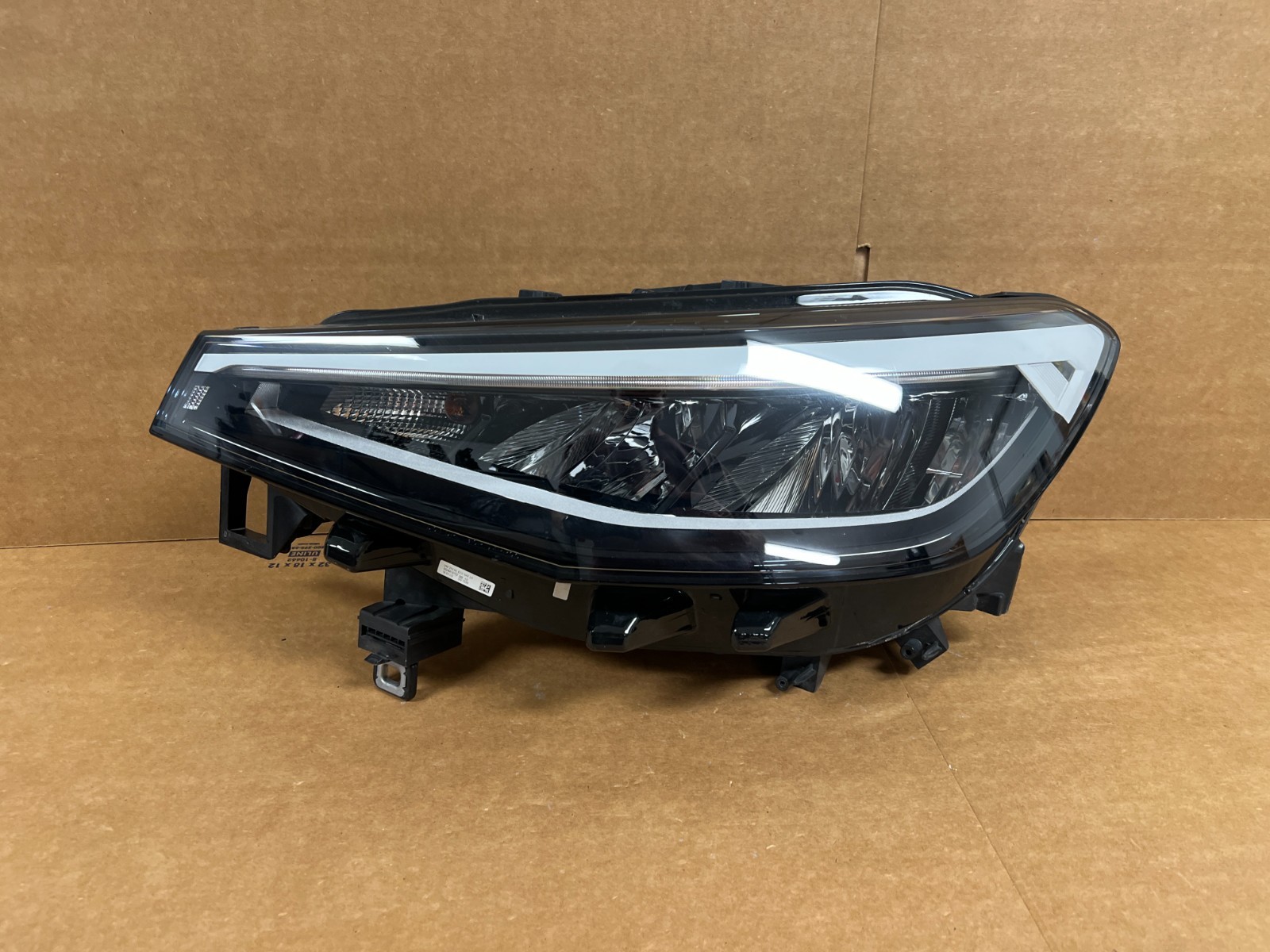 OEM 2023-2026 VOLKSWAGEN ID.4 ID4 LED HEADLIGHT REFLECTOR STYLE LEFT LH