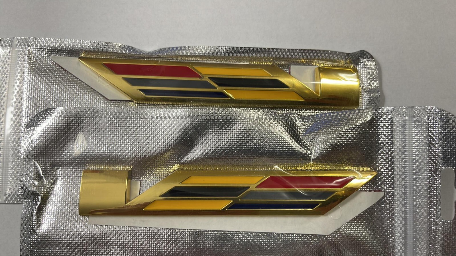 preown new cadillac Left & Right V Emblem Colored 3D Metal Rear Fender Badge