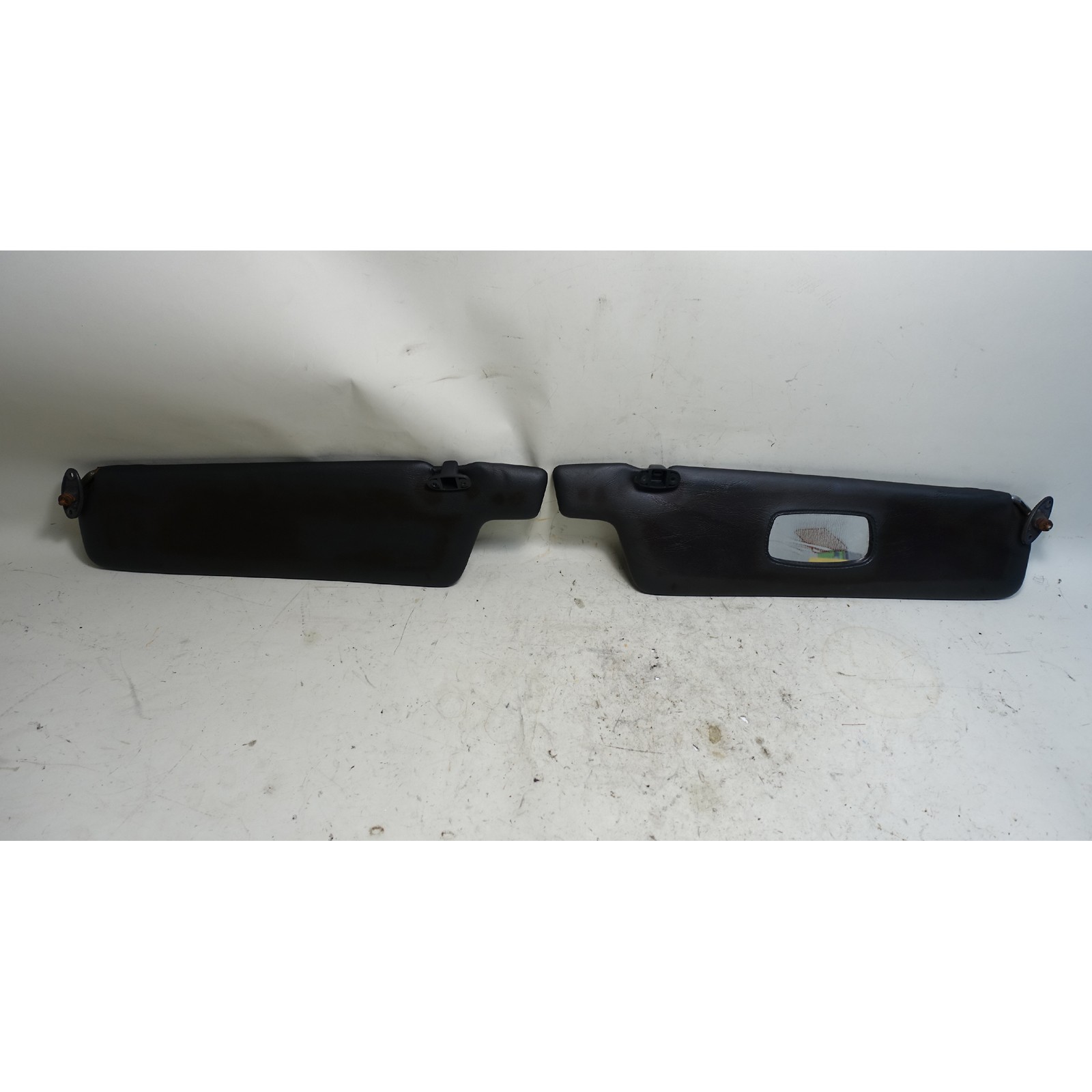Damaged 1978-1979 BMW E23 733i 7-Series Front Sun Visor Pair Black w Mirror OEM
