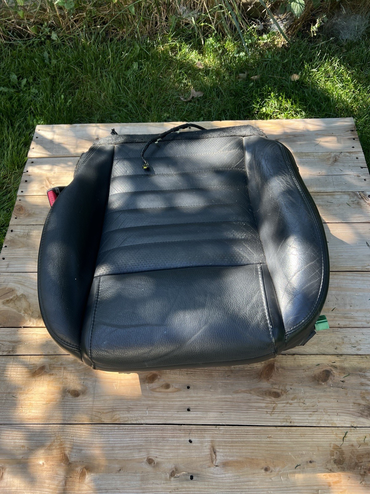 05-09 Mustang GT Ford OEM Driver Seat Bottom W. Powered Track /Harnnes /Motors 05-09 Mustang GT Ford OEM Driver Seat Bottom W. Powered Track /Harnnes /Motors