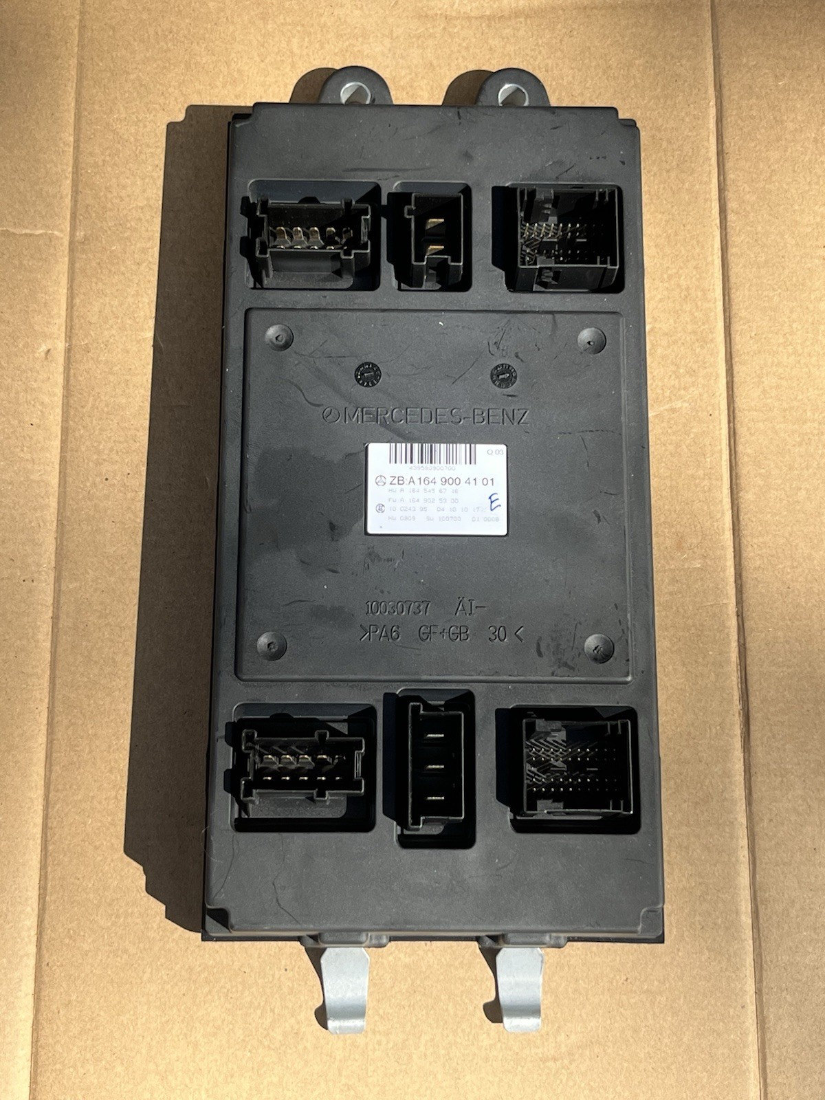 06-13 Mercedes X164 ML350 GL450 Front SAM Control Module Unit A1649004101 06-13 Mercedes X164 ML350 GL450 Front SAM Control Module Unit A1649004101