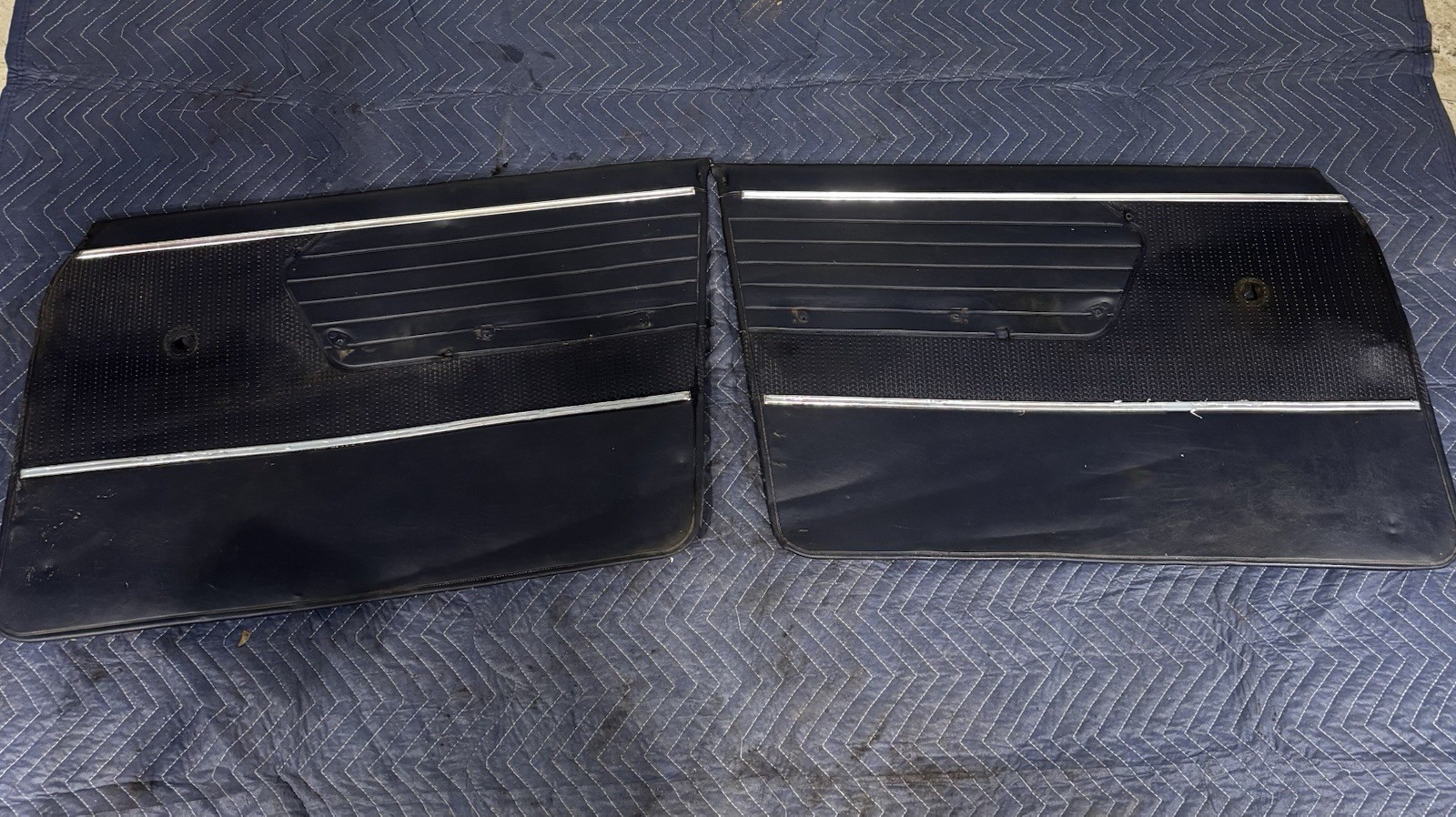 1972-1976 BMW E3 Bavaria 3.0S 3.0Si Front Door Panel Cards Black Pair OEM