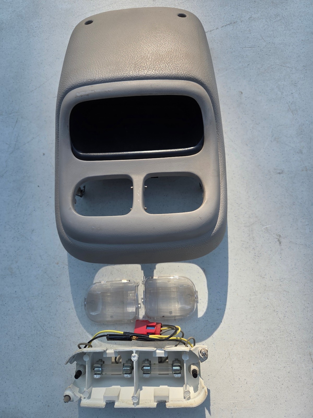 1994-1997 Dodge Ram 1500 overhead console with map lights & storage cubby 1995