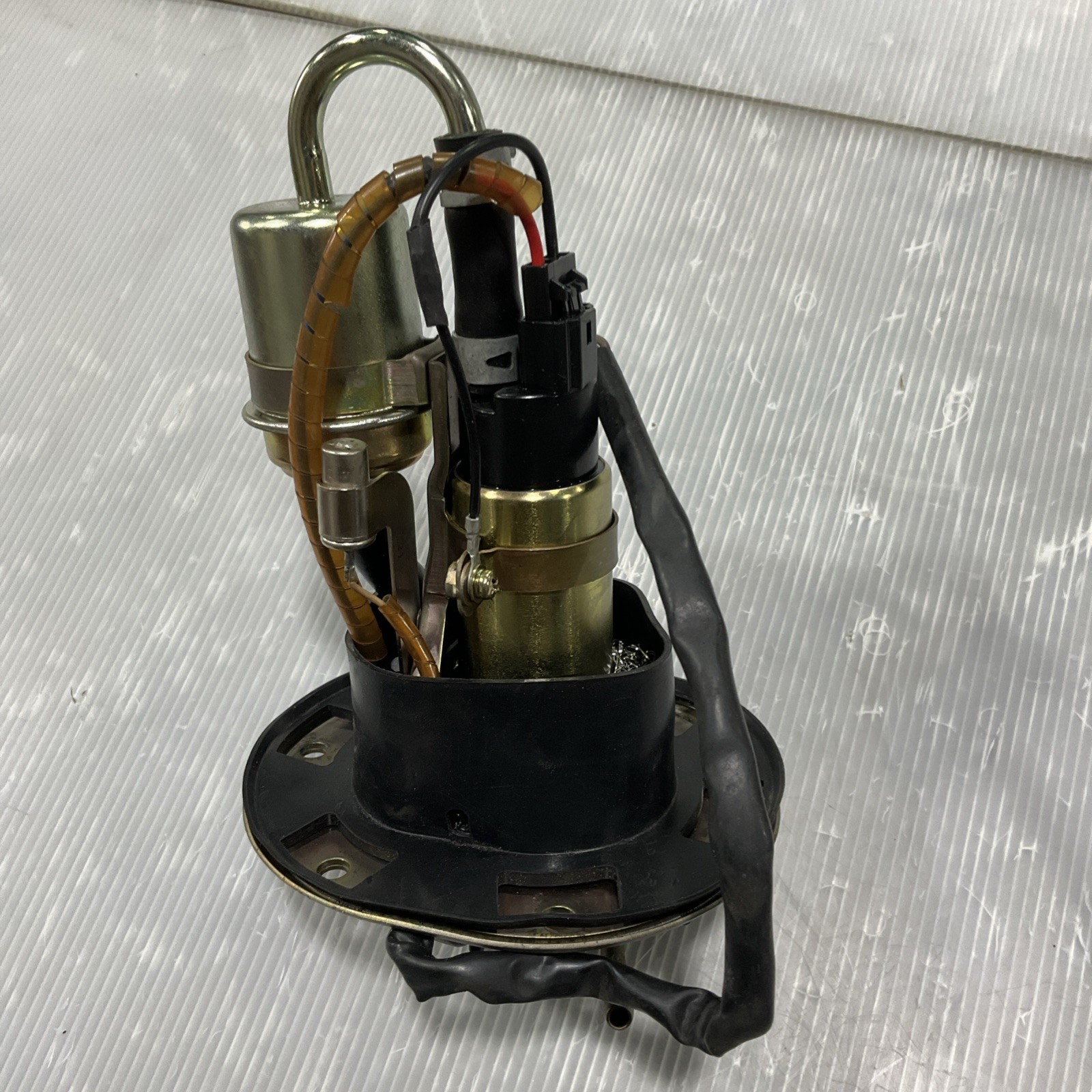 01-06 HONDA CBR 600 F4I CBR 600F4I OEM FUEL PUMP CLEAN GAS TANK *TESTED GOOD* 01-06 HONDA CBR 600 F4I CBR 600F4I OEM FUEL PUMP CLEAN GAS TANK *TESTED GOOD*