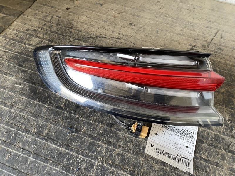 Porsche Macan     2020 Tail Light 1686882
