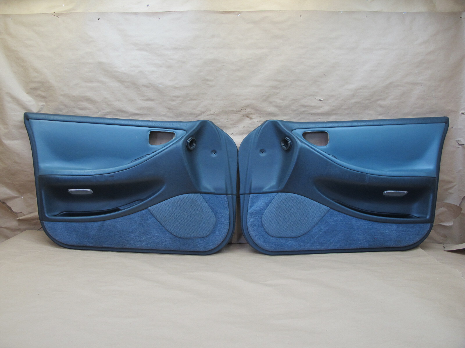 92-93 LEXUS ES300 VCV10 SET OF 2 FRONT LEFT & RIGHT INTERIOR DOOR PANEL BLUE OEM