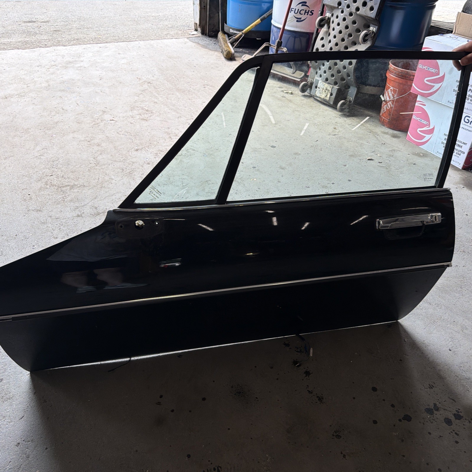 1985-1996 Jaguar Front Left Driver Side Door Assembly w/ Glass OEM Black