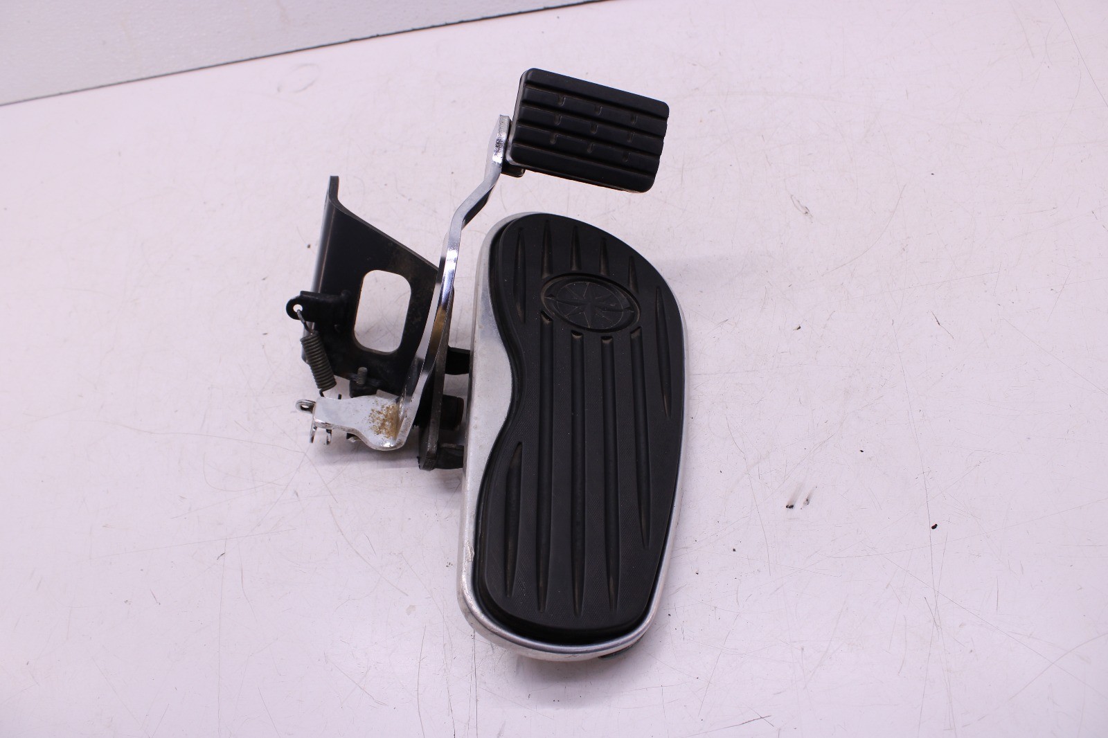 01-10 YAMAHA V STAR 650 XVS650A CLASSIC OEM RIGHT FRONT DRIVER FOOT STEP LEVER 