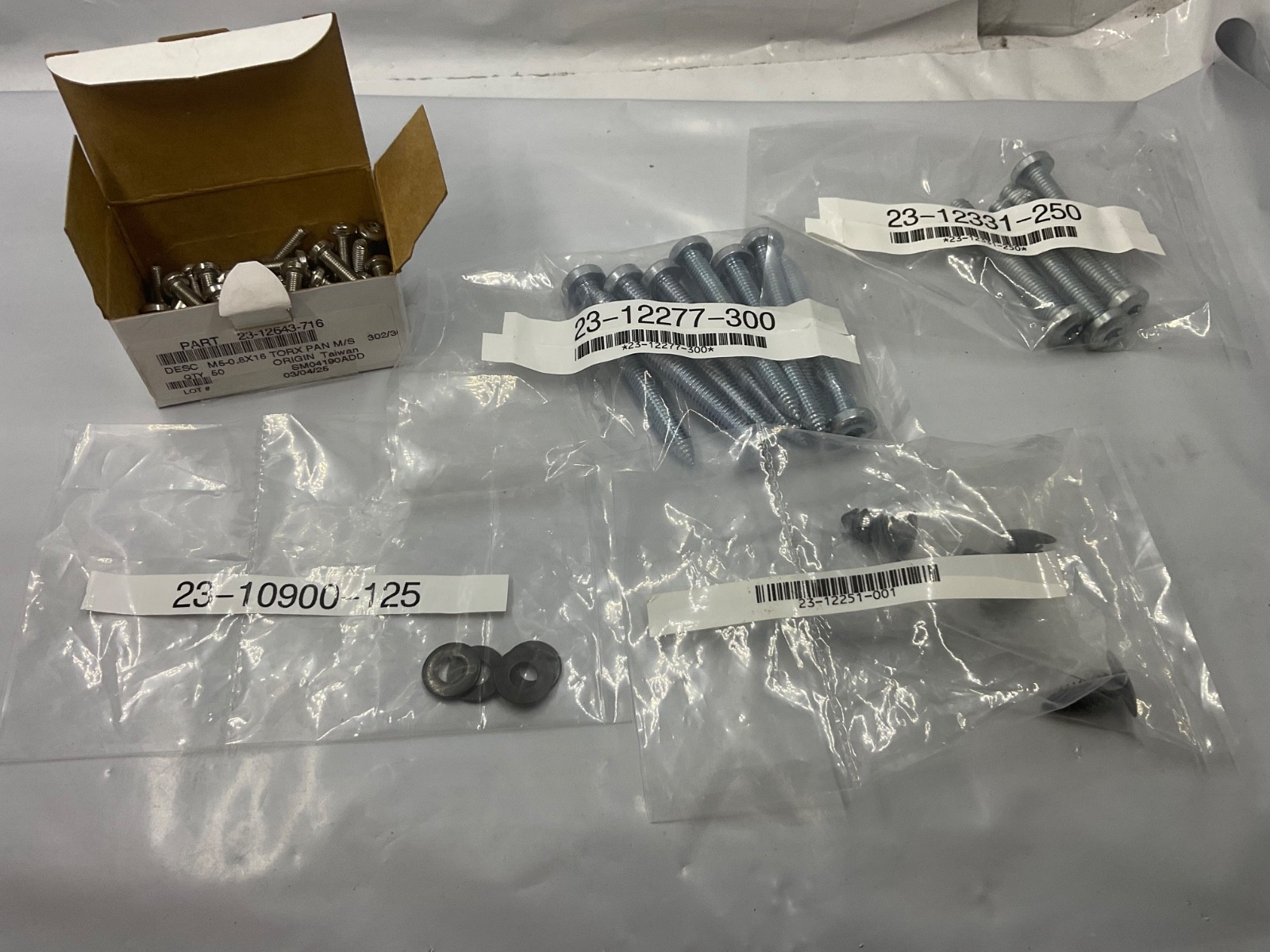 Freightliner Cascadia Lot Of Assorted Torx Bolt And Screw Assortment Freightliner Cascadia Lot Of Assorted Torx Bolt And Screw Assortment