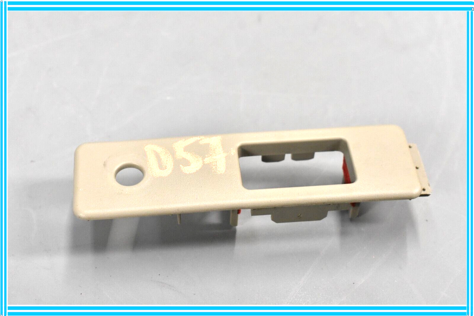 2008-09 Hummer H2 Air Suspension Interior Trim Bezel 15124700 15079916 15052031 2008-09 Hummer H2 Air Suspension Interior Trim Bezel 15124700 15079916 15052031