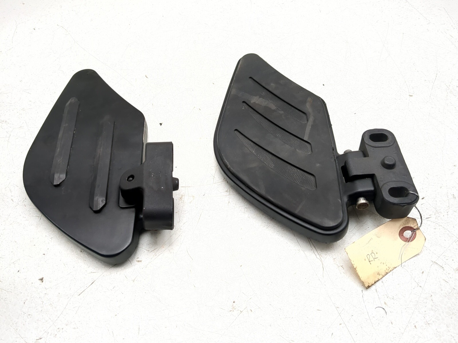 10-17 Victory Cross Country Rear Arlen Ness Scalloped Floorboard Set