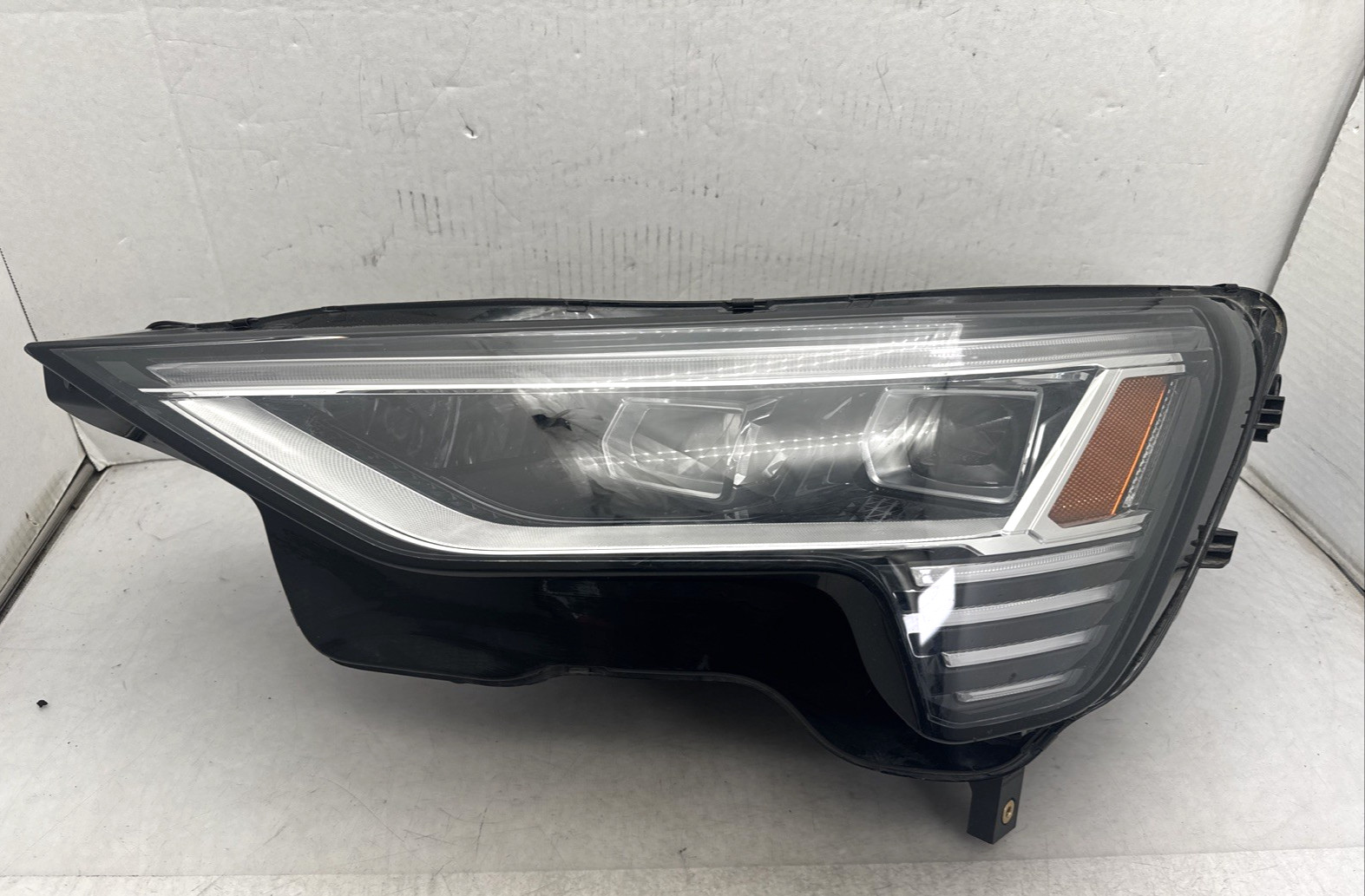 2019 2020 2021 2022 2023 Audi E-Tron Headlight Left LH Driver OEM LED 4KE941039F