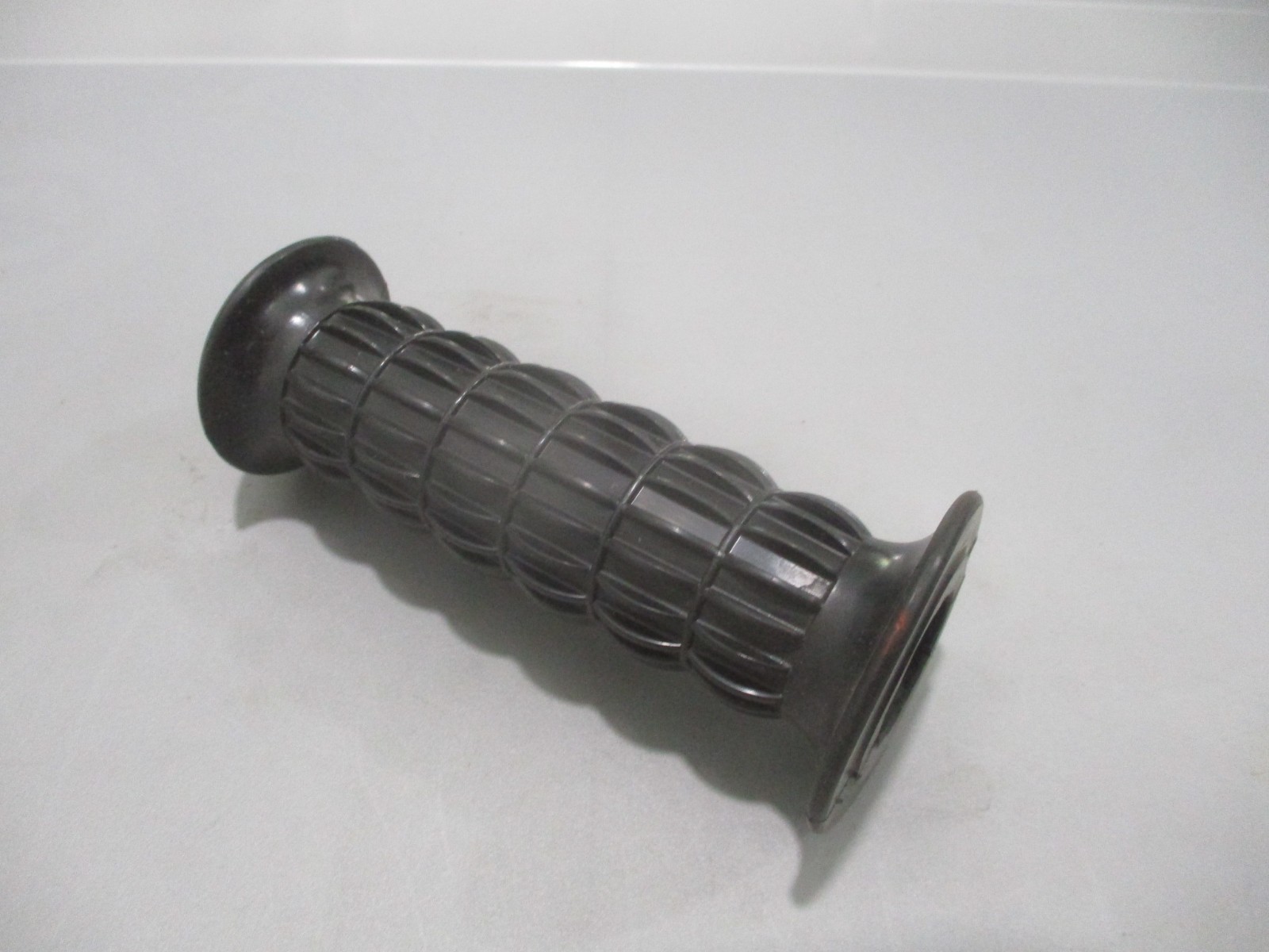 NOS Kawasaki OEM Right Hand Rubber Grip Z1 Z1A Z1B H1B H2 S2 F81M 46061-012