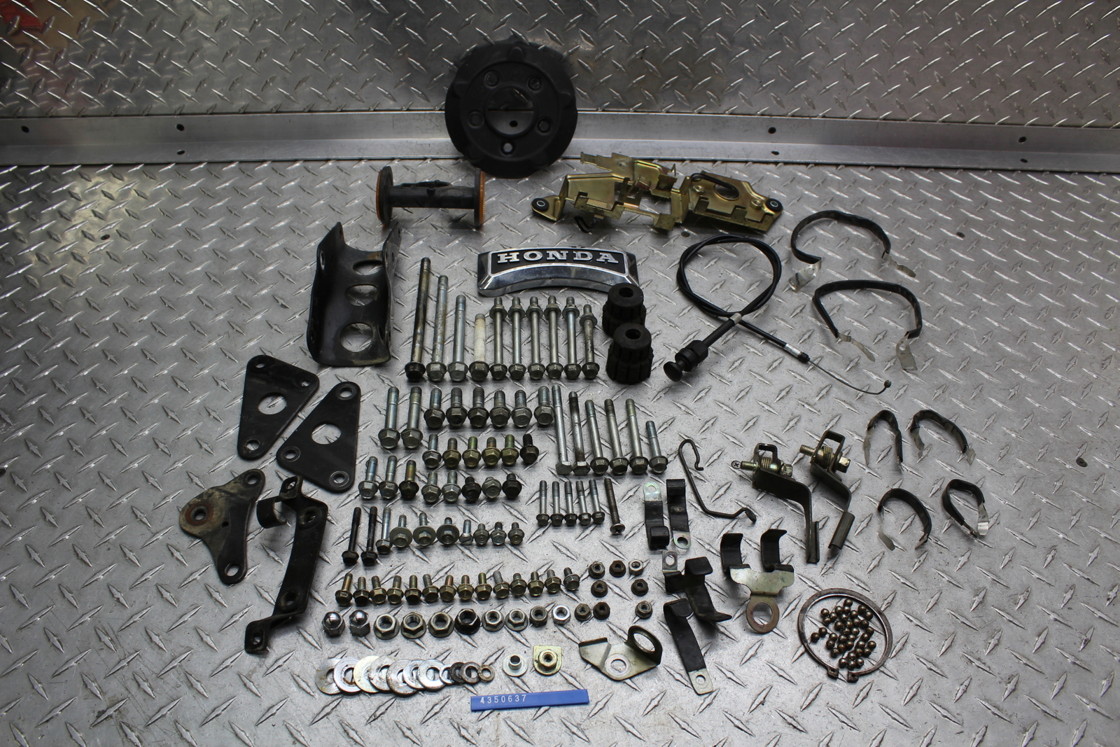1981 HONDA CM400C CUSTOM HARDWARE BOLTS SET 1981 HONDA CM400C CUSTOM HARDWARE BOLTS SET