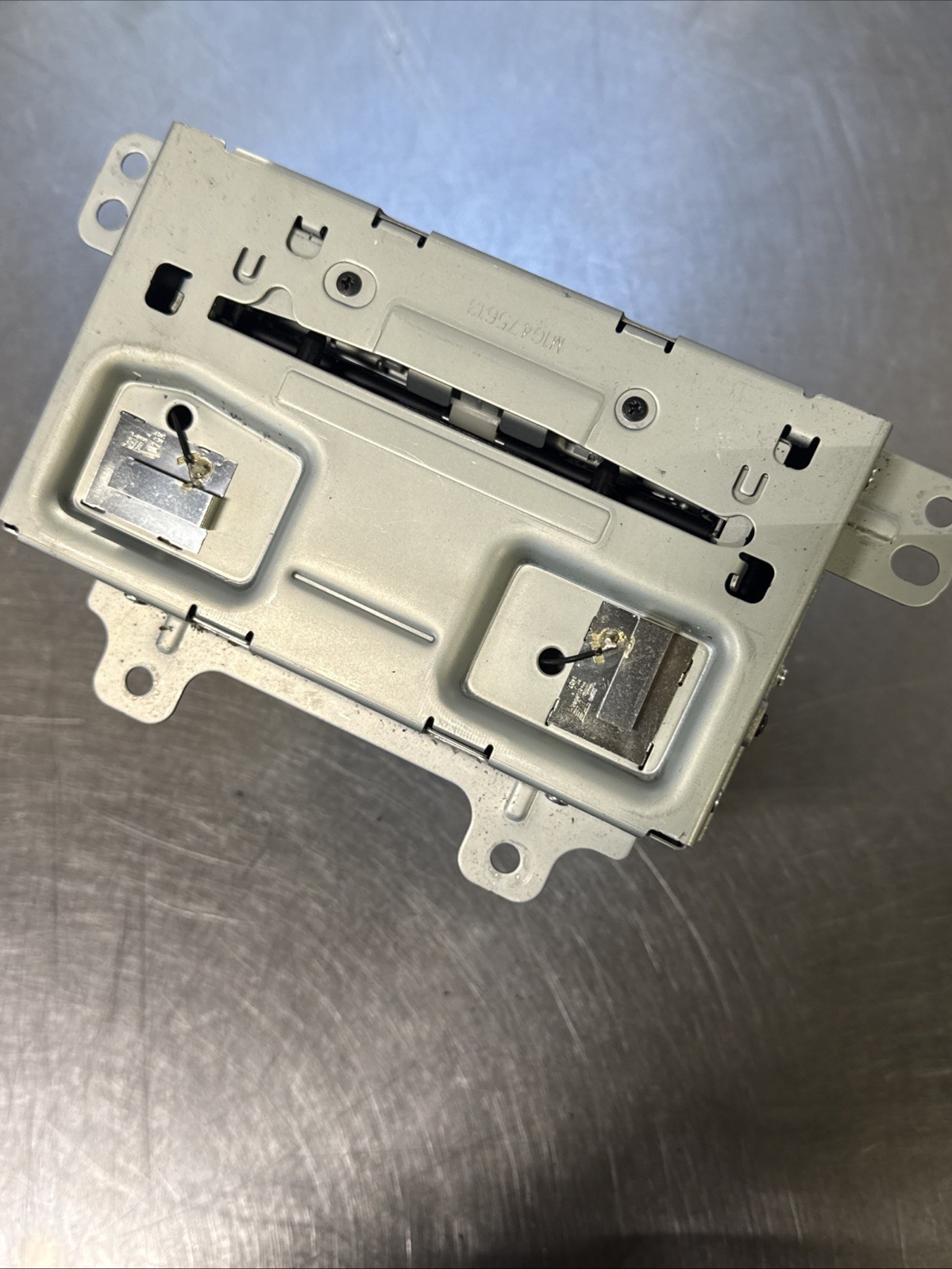 2013-2015 Chevrolet Cruze AM/FM Radio Receiver CD Player 23476256 OEM 2013-2015 Chevrolet Cruze AM/FM Radio Receiver CD Player 23476256 OEM