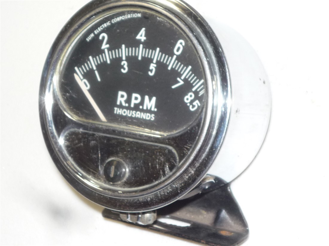 Vintage 1963 Sun 8500 rpm tachometer tested works see video RC85