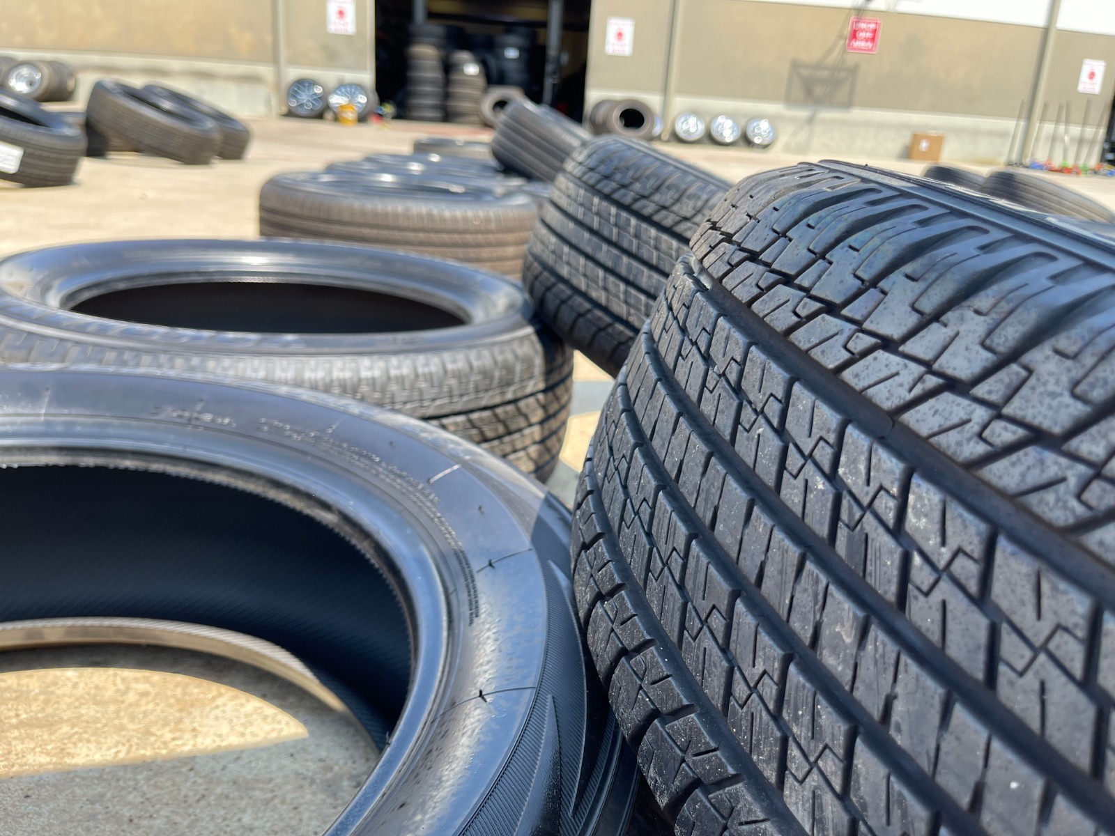 (4) 245/60/20 Yokohama Geolander G96 tires 245/60R20 Toyota 4Runner (4) 245/60/20 Yokohama Geolander G96 tires 245/60R20 Toyota 4Runner