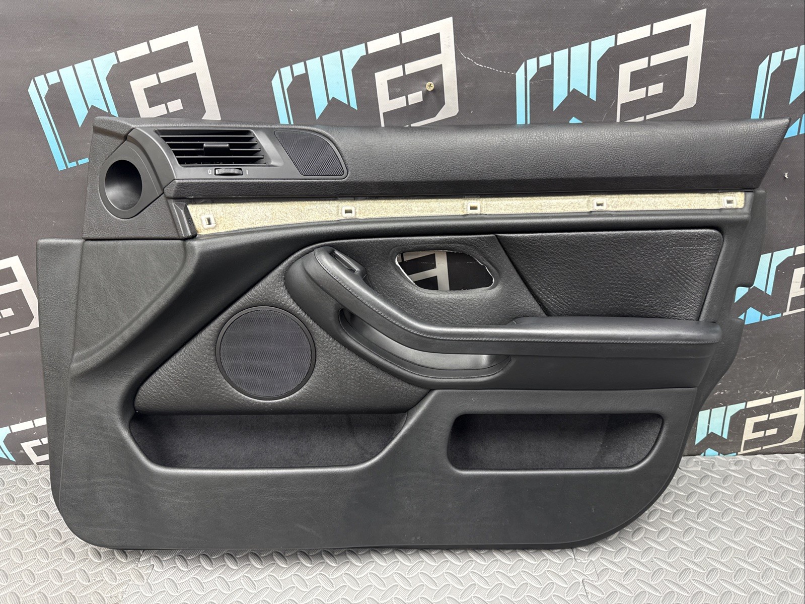 2000-2003 BMW M5 E39 DOOR PANEL FRONT RIGHT OSTRICH LEATHER EXCELLENT CONDITION