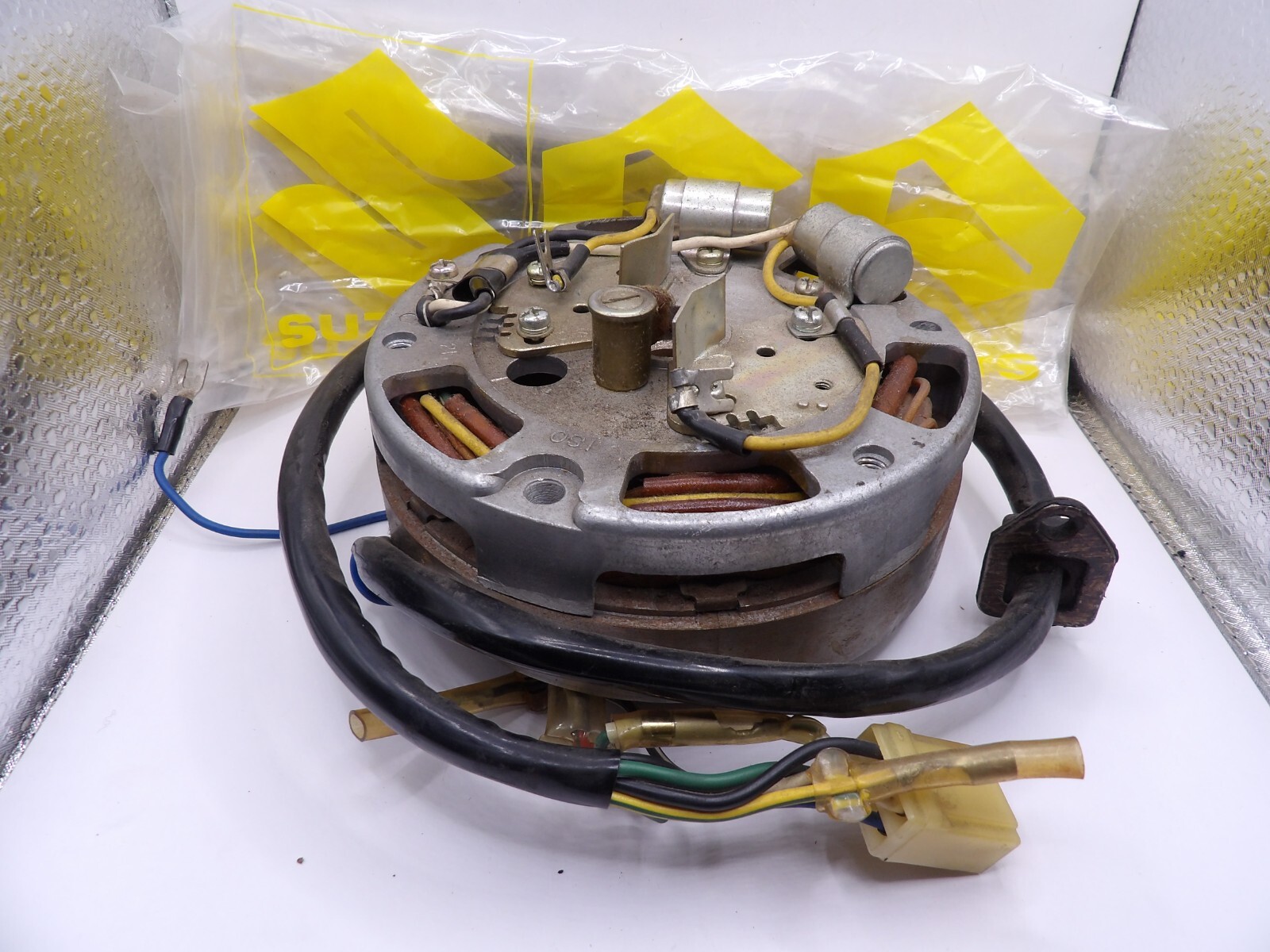 NOS Suzuki GT250 73-77 T350 Genuine Generator Flywheel Stator Rotor 31401-18524