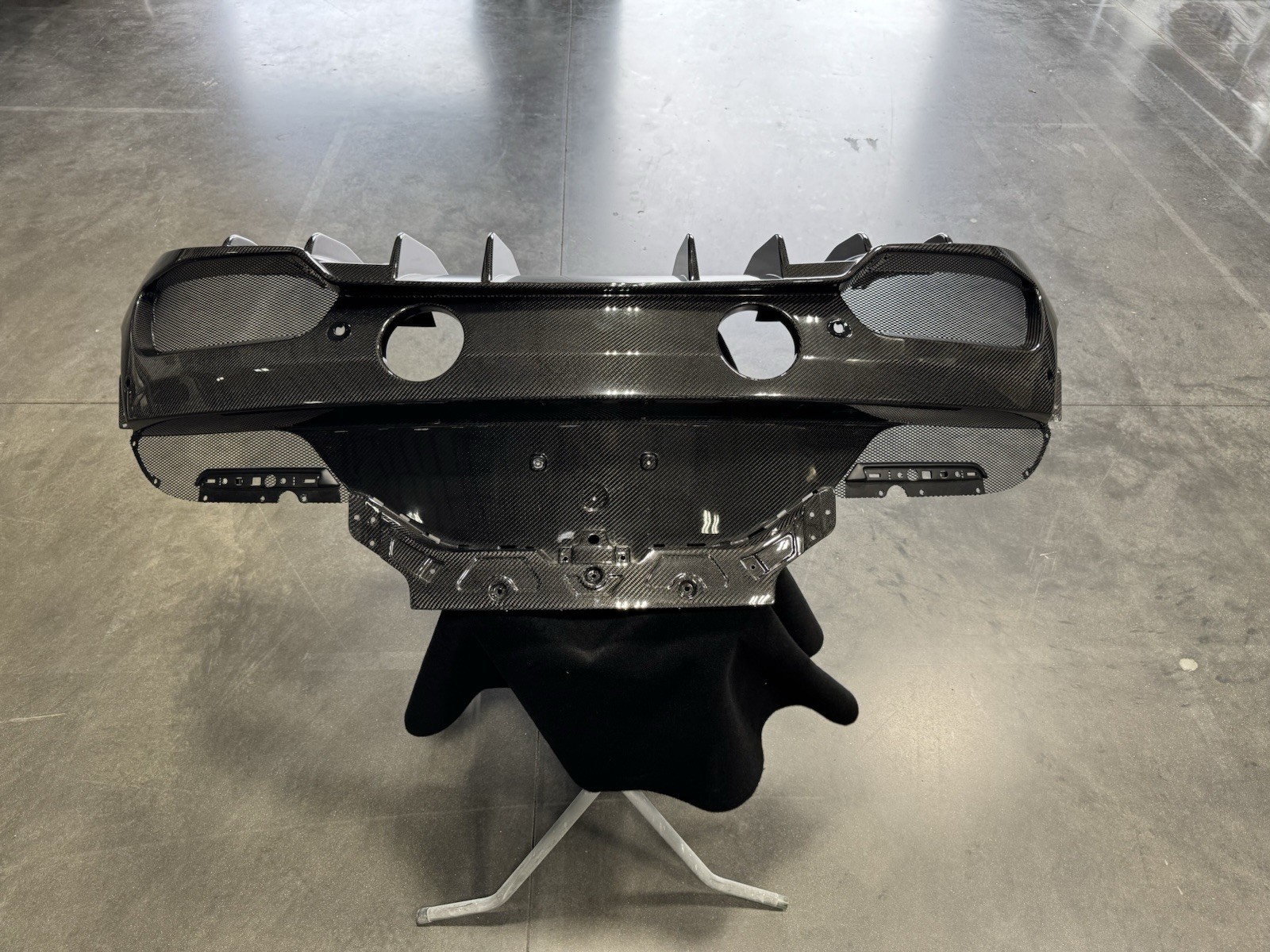 Maserati MC20 OEM Carbon Fiber Rear Diffuser 670214651 Maserati MC20 OEM Carbon Fiber Rear Diffuser 670214651