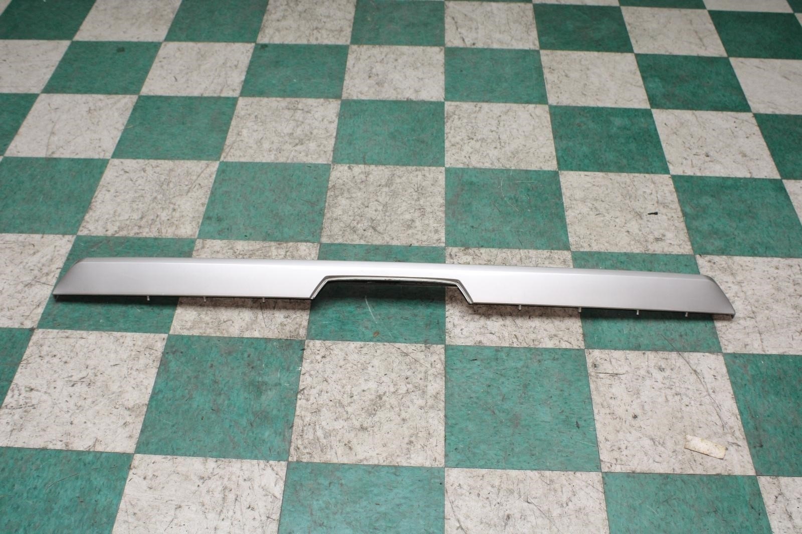 02-06 Escalade EXT Silver Pine Birch Tailgate Trunk Top Pad Spoiler Panel OEM OE