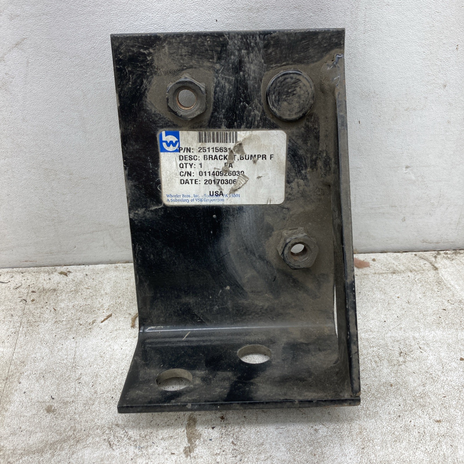 Mack Front RH (Passenger Side) Bumper Bracket 25115631 (New Old Stock) Mack Front RH (Passenger Side) Bumper Bracket 25115631 (New Old Stock)