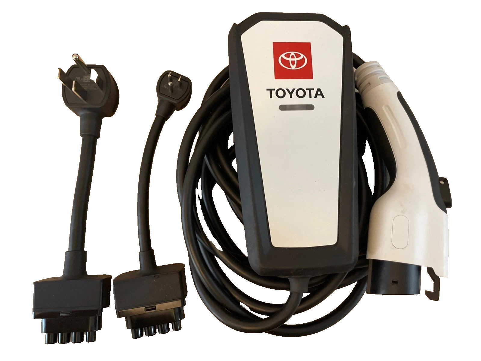 BRAND NEW TOYOTA PTQ64-00240 5912946A Charger BRAND NEW TOYOTA PTQ64-00240 5912946A Charger