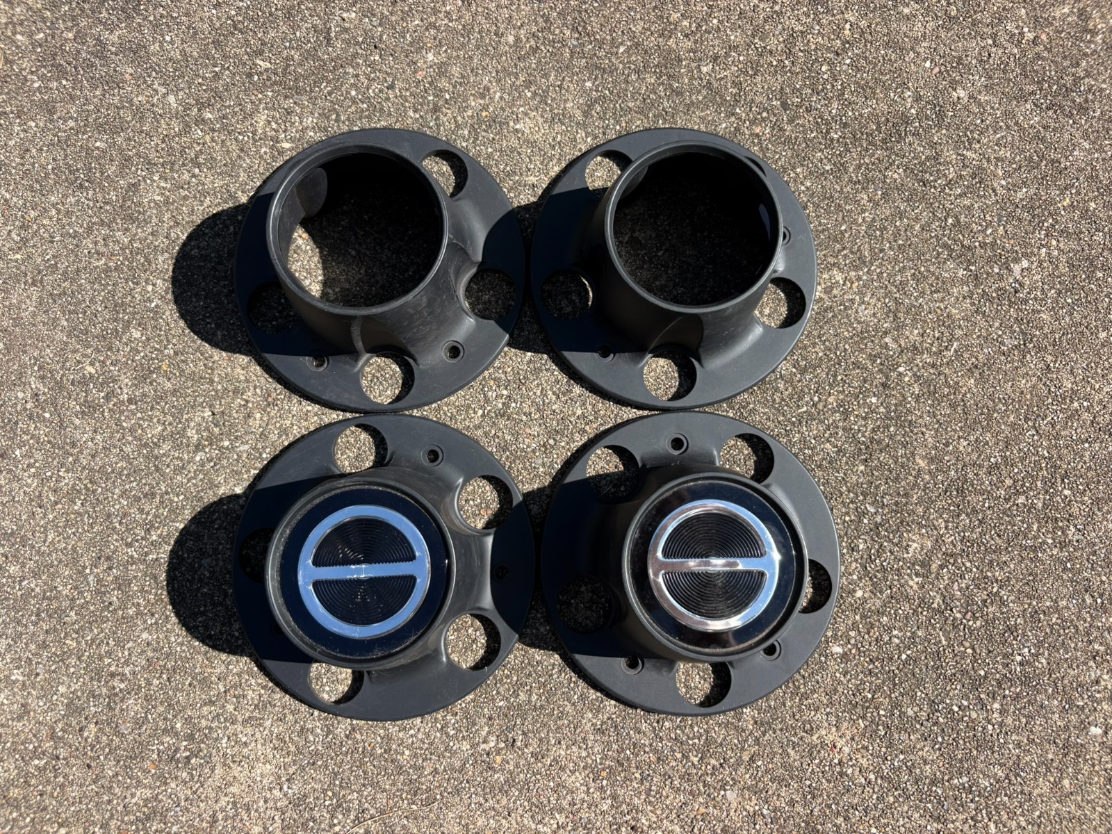 (4) NOS 1983-1997 Ford Bronco ll Ranger Aerostar Set of 4 4x4 Wheel Center Caps