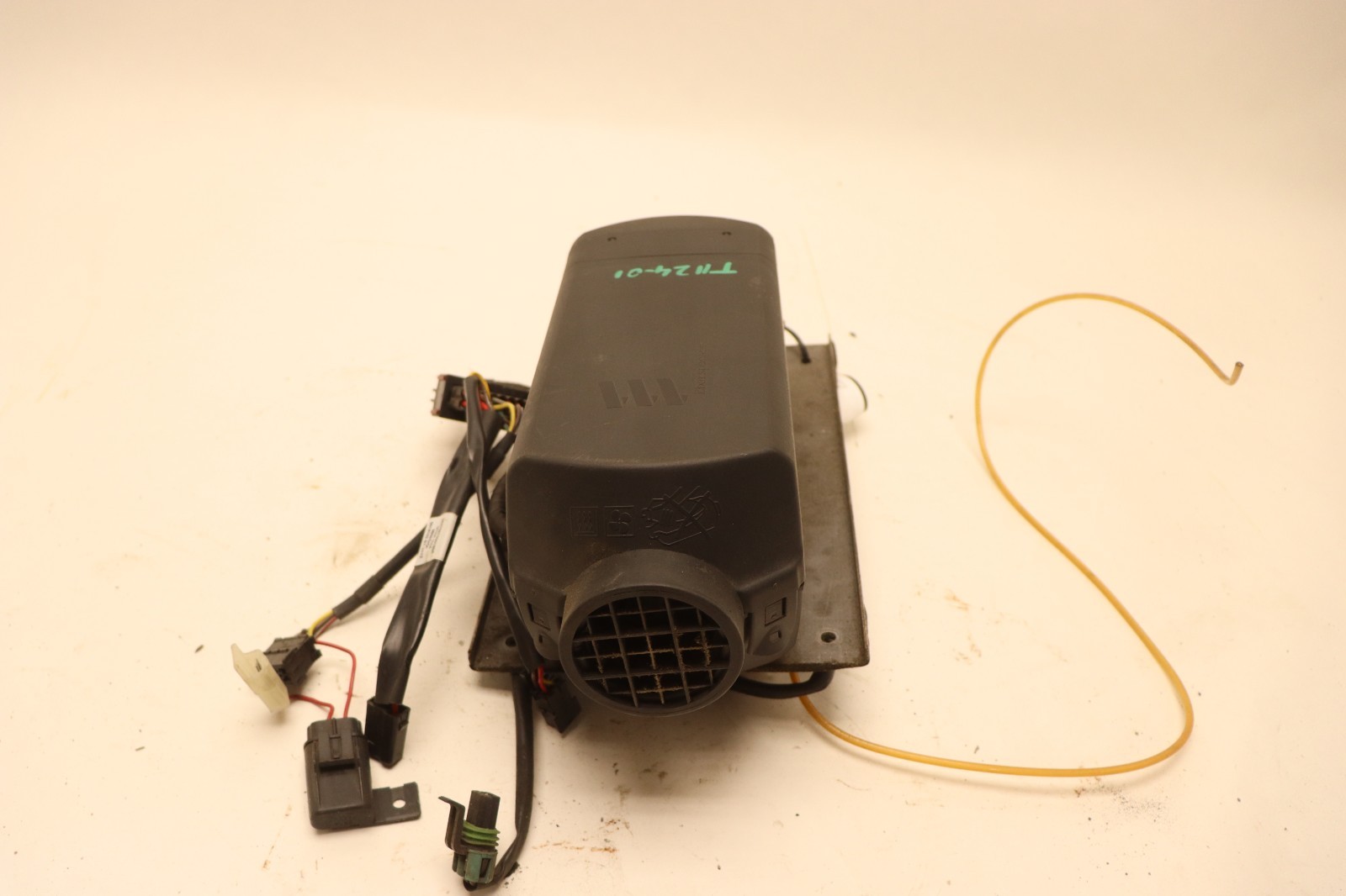 08-17 FREIGHTLINER CASCADIA 125 AIRTRONIC D2 12V 34W DIESEL HEATER 2.2KW OEM 08-17 FREIGHTLINER CASCADIA 125 AIRTRONIC D2 12V 34W DIESEL HEATER 2.2KW OEM