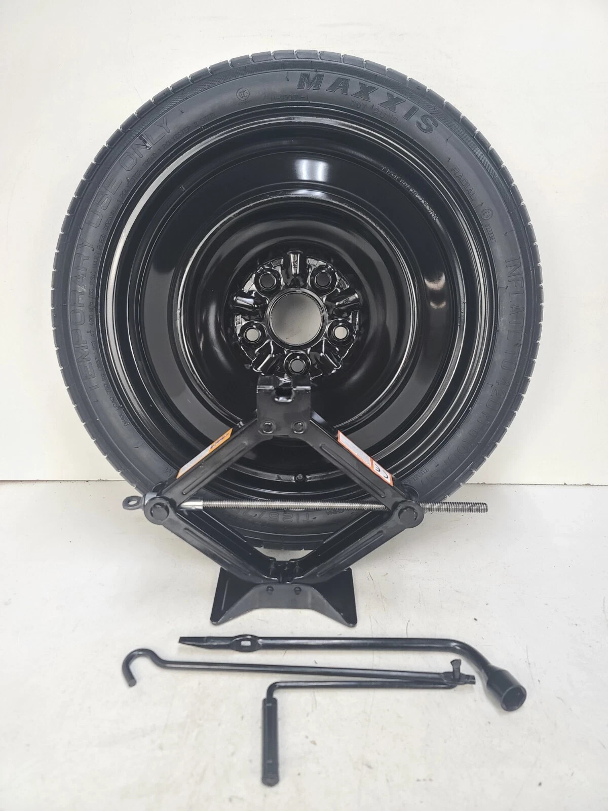 Spare Tire W/Jack Kit 17\ Spare Tire W/Jack Kit 17\