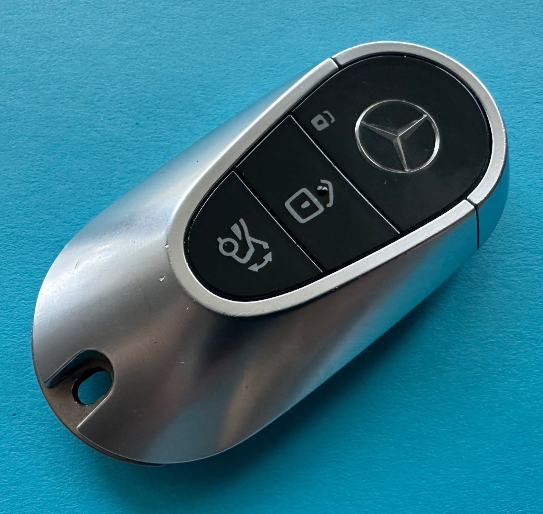 OEM 2023 MERCEDES-BENZ EQS S500 S580 S CLASS SMART KEY REMOTE FOB IYZ-MS5 ~GLOSS OEM 2023 MERCEDES-BENZ EQS S500 S580 S CLASS SMART KEY REMOTE FOB IYZ-MS5 ~GLOSS