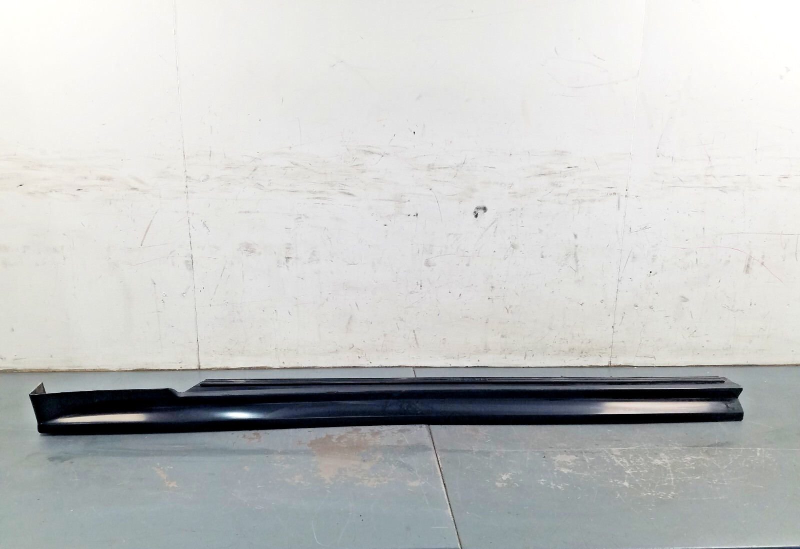 1999  Ford Mustang Cobra SVT Right Side Skirt Rocker Panel #8750 A4