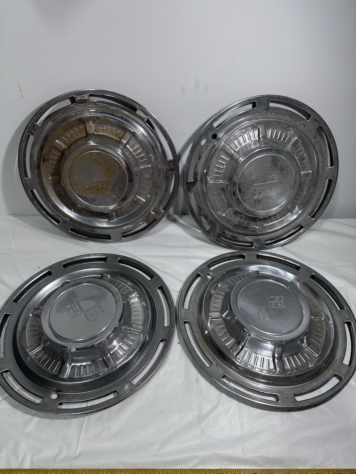 Vintage Crossed Racing Flags Hubcaps Wheel Covers 10.5\ Vintage Crossed Racing Flags Hubcaps Wheel Covers 10.5\