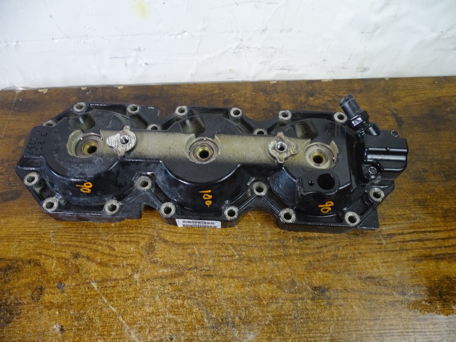 USED OEM 900-858485T Mercury Optimax 3.0L Outboard Starboard cylinder head USED OEM 900-858485T Mercury Optimax 3.0L Outboard Starboard cylinder head