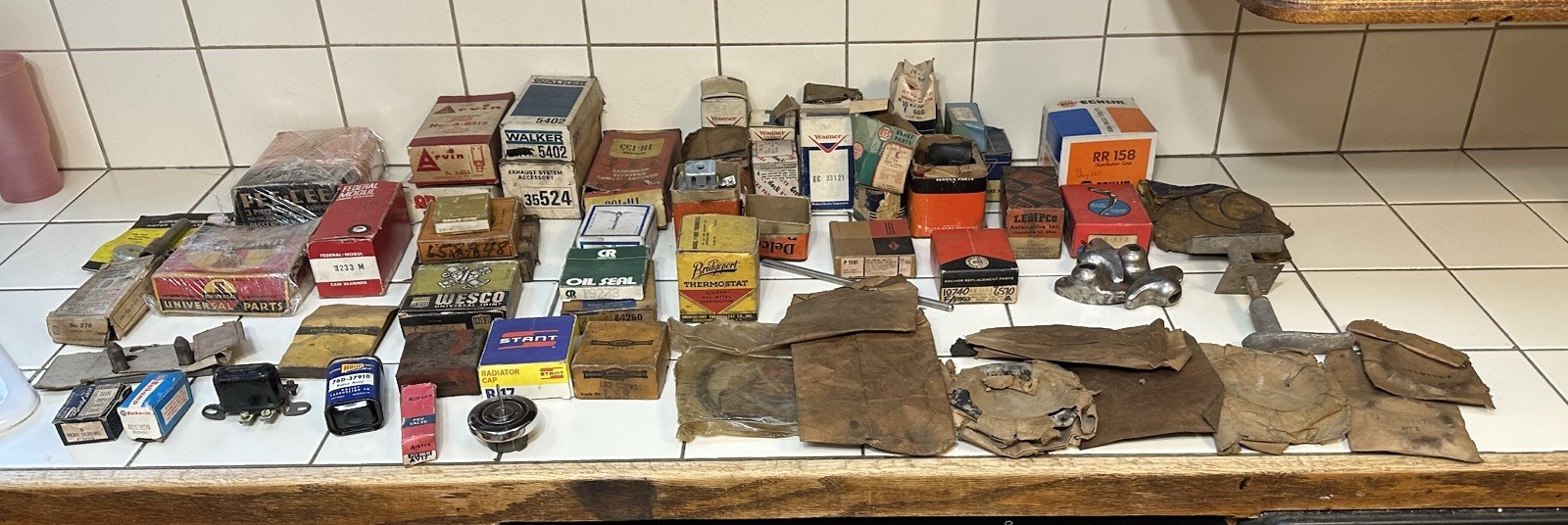 LARGE LOT Vintage OLD MIXED AUTO PARTS NOS & USED Engine Exhaust Gas Cap Brake + LARGE LOT Vintage OLD MIXED AUTO PARTS NOS & USED Engine Exhaust Gas Cap Brake +