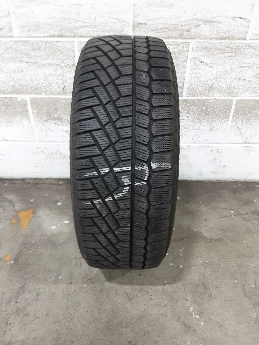 1x P215/55R17 Continental ExtremeWinterContact 8/32 Used Tire