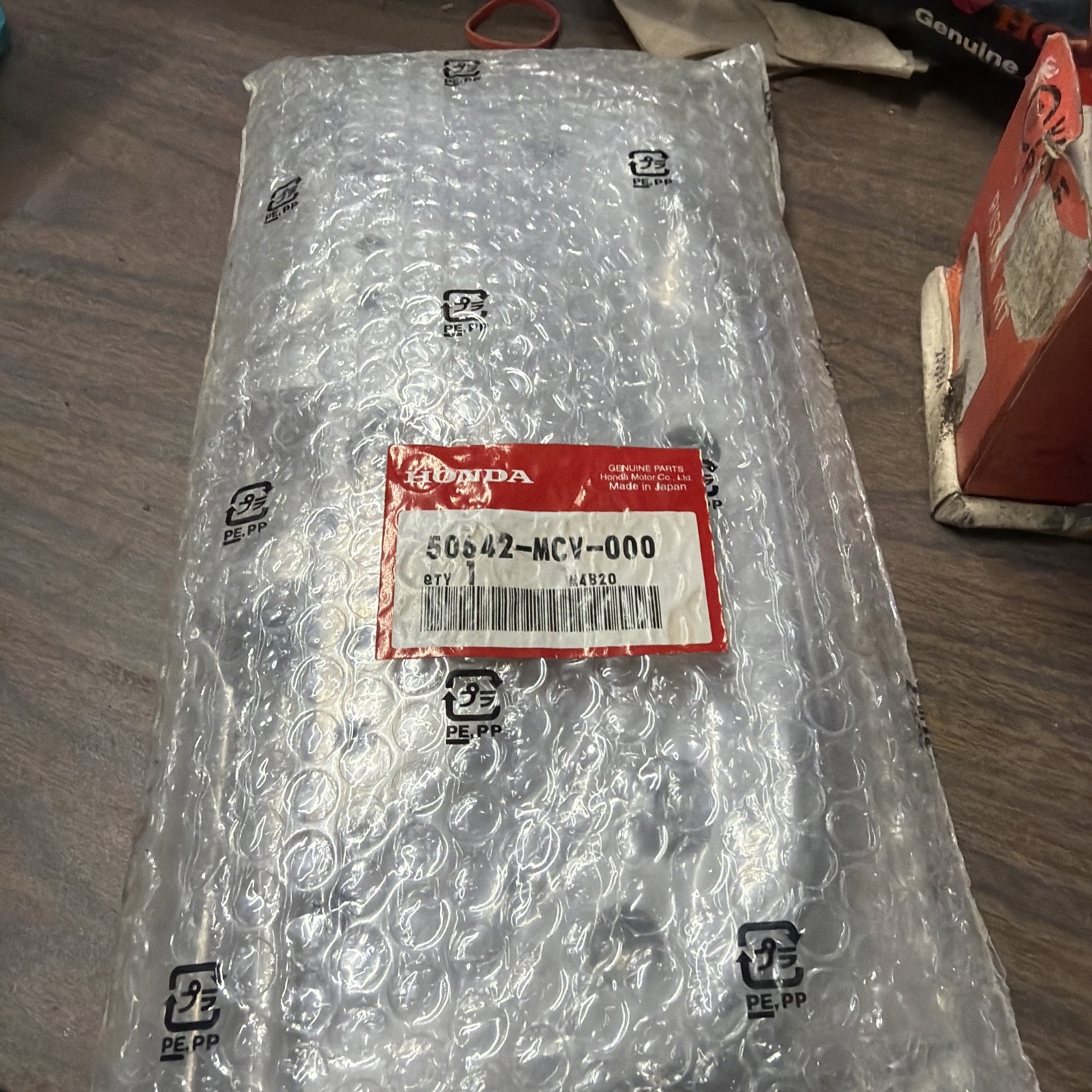 Nos OEM HONDA VTX1800 02-09 FOOTBOARD 50642-MCV-000 Nos OEM HONDA VTX1800 02-09 FOOTBOARD 50642-MCV-000