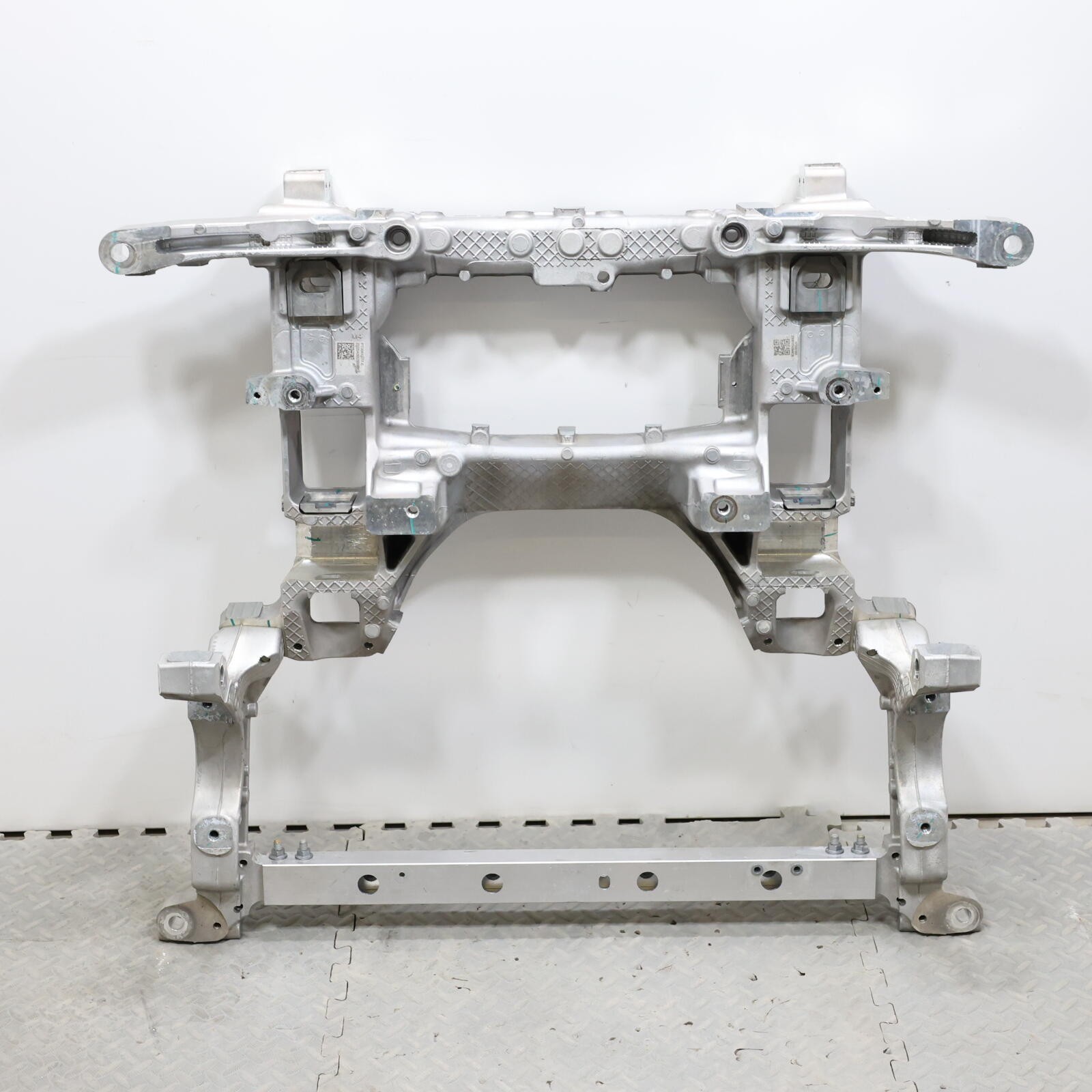 2022 - 2026 RIVIAN R1S QUAD MOTOR FRONT SUBFRAME CROSSMEMBER 26K OEM PT00613517E 2022 - 2026 RIVIAN R1S QUAD MOTOR FRONT SUBFRAME CROSSMEMBER 26K OEM PT00613517E