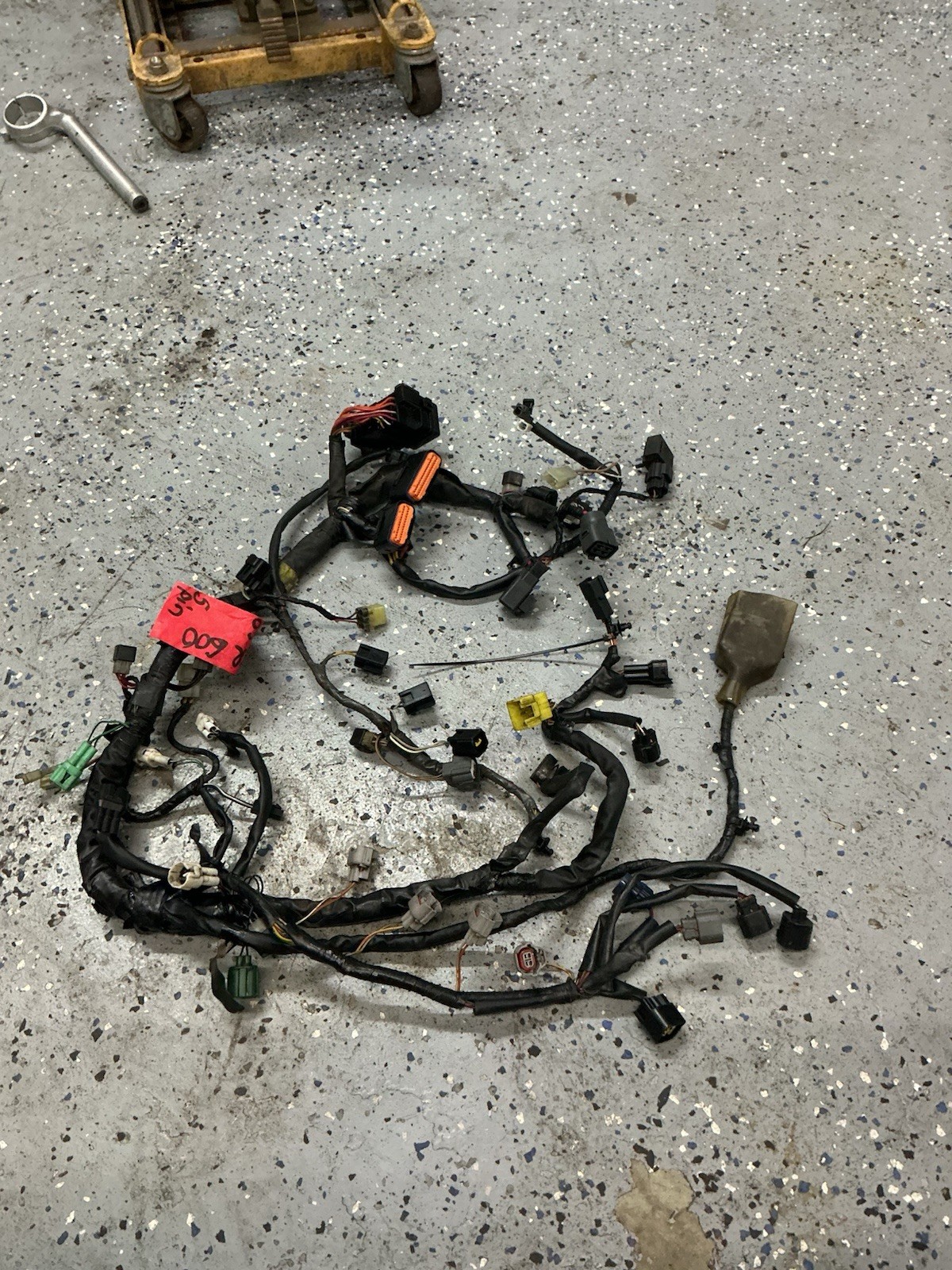 04 05 2004 2005 SUZUKI GSXR 600 750 MAIN WIRE HARNESS ENGINE MOTOR CHASSIS 5 PIN 04 05 2004 2005 SUZUKI GSXR 600 750 MAIN WIRE HARNESS ENGINE MOTOR CHASSIS 5 PIN