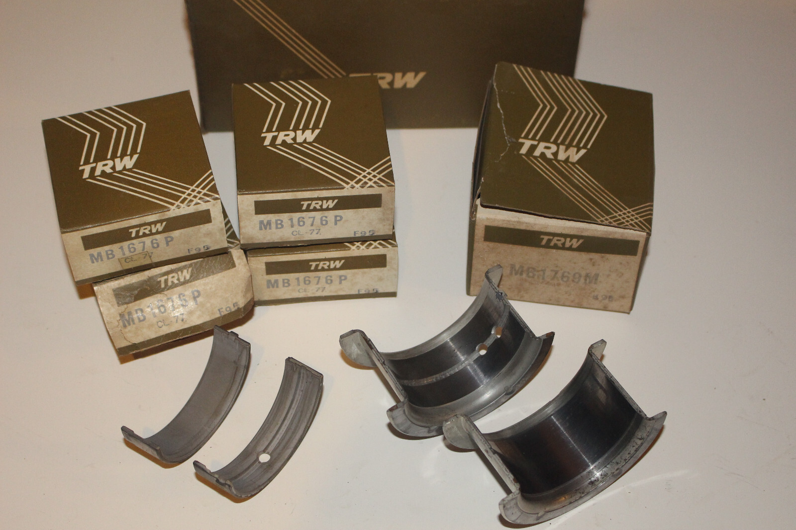 NOS TRW MS1676PA Main Bearing Set - GM 3715024, 3715032