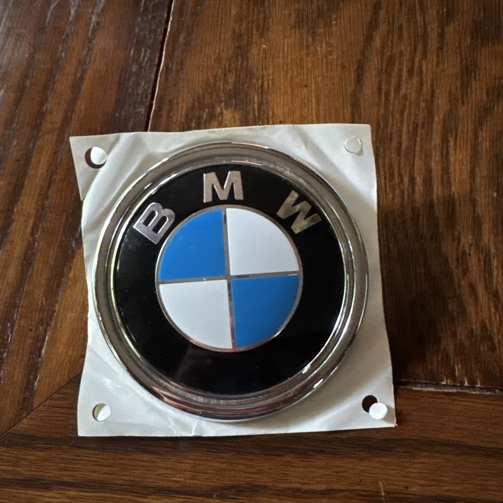 Genuine OEM BMW X5 E70 Rear Hatch Roundel Emblem 51147157696 2007-2013